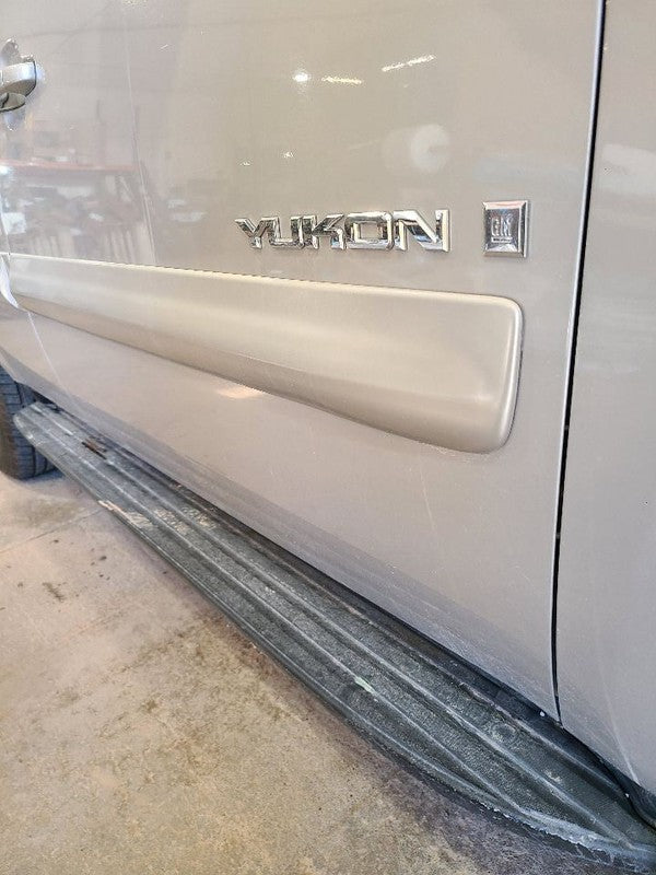 Passenger Front Door Thru 11/14/10 Fits 07-11 AVALANCHE 1500 678818