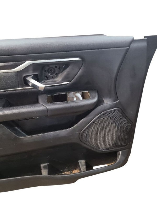 RAM15NEW  2019 Front Door Trim Panel 649533