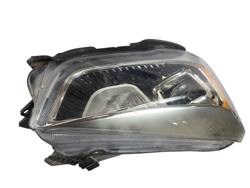 Passenger Headlight Halogen Projector With LED Accent Fits 17-19 ESCAP