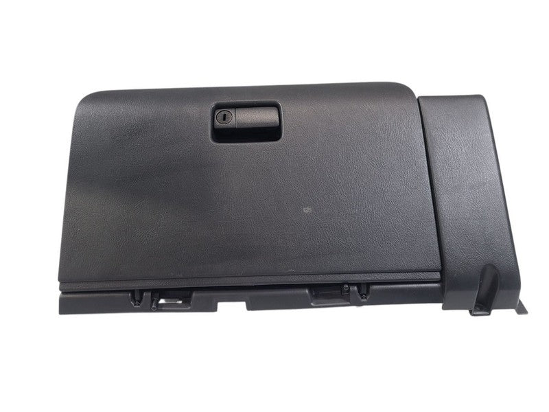 QX4       1999 Glove Box 658277