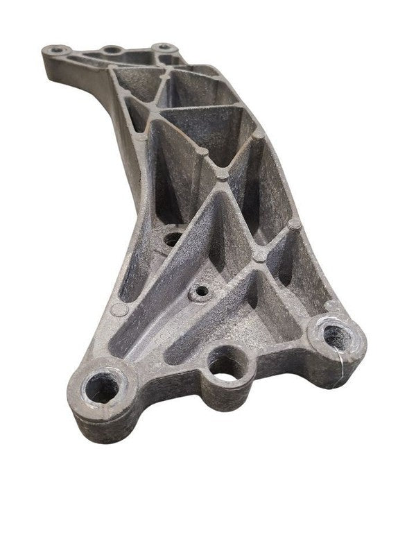 CAMARO    2015 Crossmember Transmission 671686