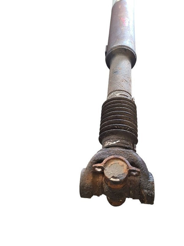 Front Drive Shaft Fits 11-16 FORD F250SD PICKUP 646923
