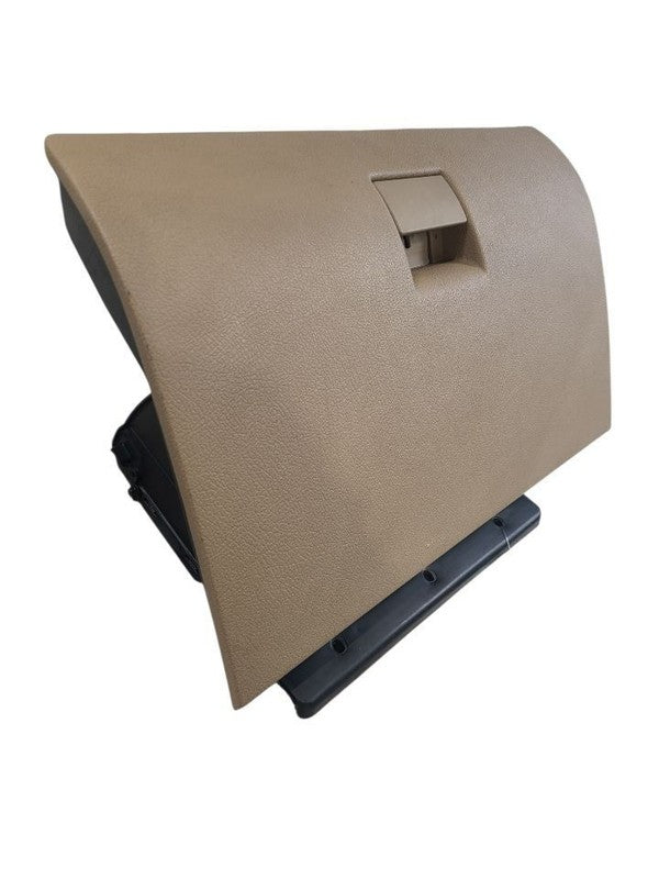 H3        2006 Glove Box 665593
