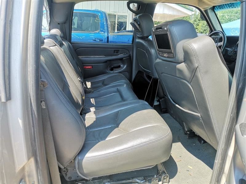 Fuse Box Engine Duramax Fits 06 SIERRA 2500 263361 15216917-02