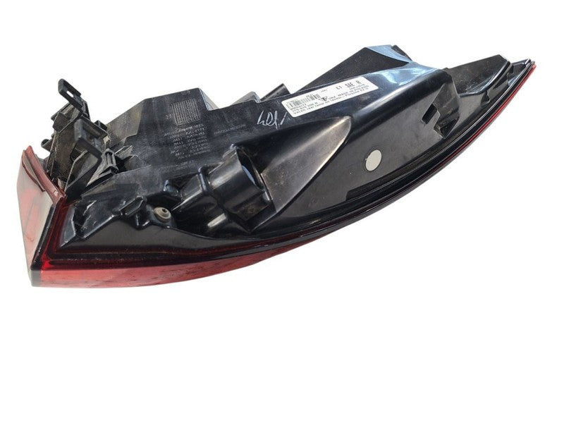 Passenger Tail Light Quarter Panel Mounted Fits 15-18 PORSCHE CAYENNE 