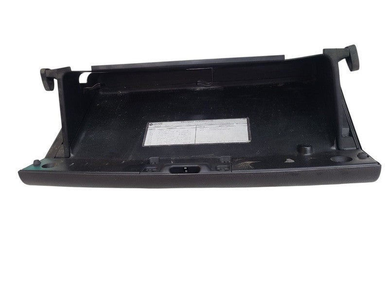 RAM1500   2001 Glove Box 676635