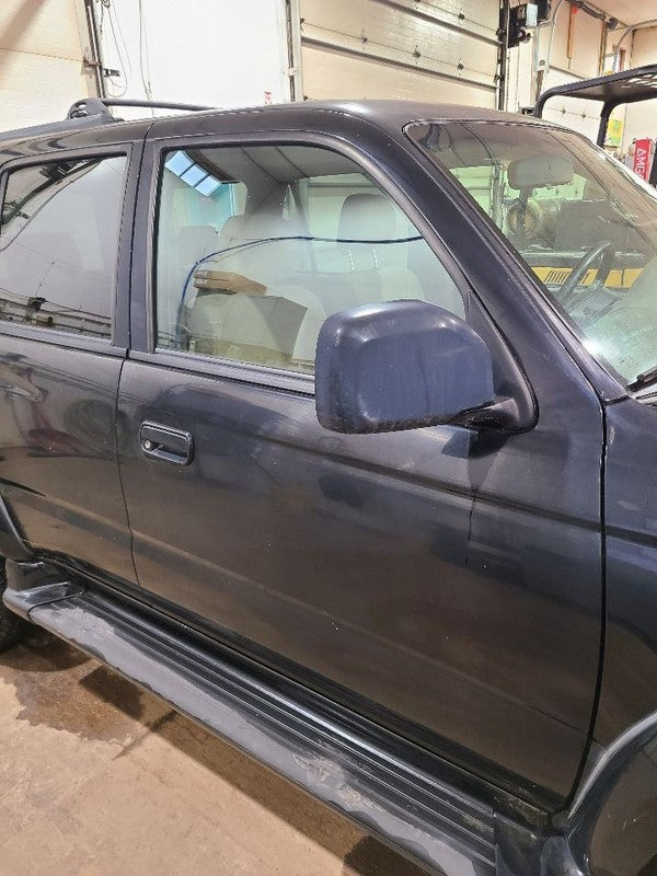 Passenger Front Door SR5 Electric Windows Fits 96-02 4 RUNNER 677451