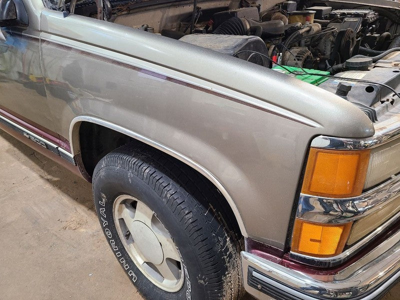 Passenger Fender Front Fits 88-02 CHEVROLET 3500 PICKUP 672115