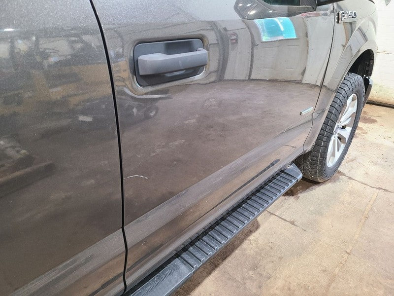 Passenger Right Front Door Electric Fits 17-22 FORD F250SD PICKUP 6693
