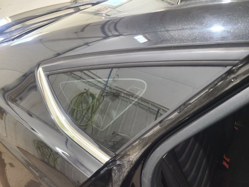 Passenger Quarter Glass Chrome On Bottom Only Fits 13-20 FUSION 651341