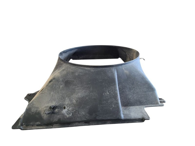 E350SD    2014 Radiator Shroud 676487