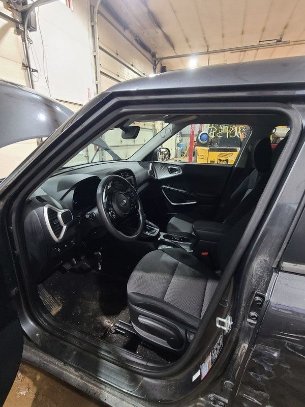 Driver Left Quarter Glass Fits 20-25 SOUL 669285