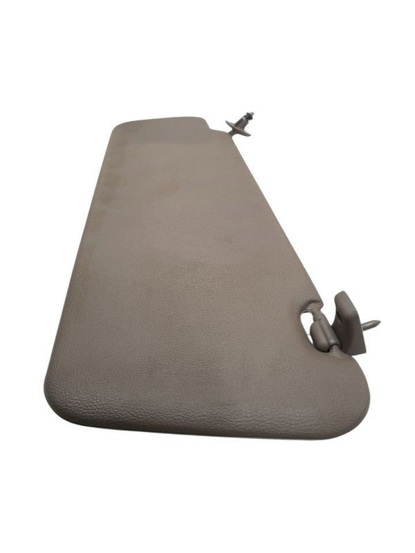 T100      1996 Sun Visor 676244