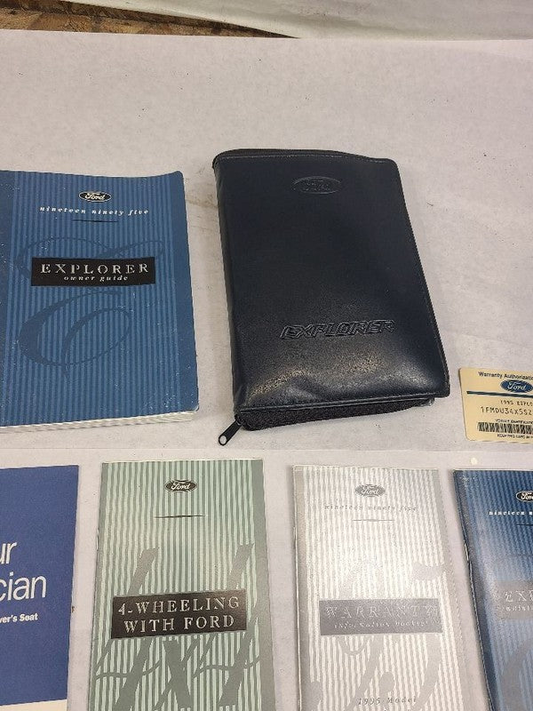 EXPLORER  1995 Owners Manual 606925