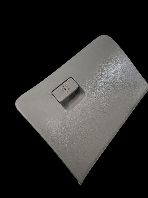 QUEST     2012 Glove Box 652025