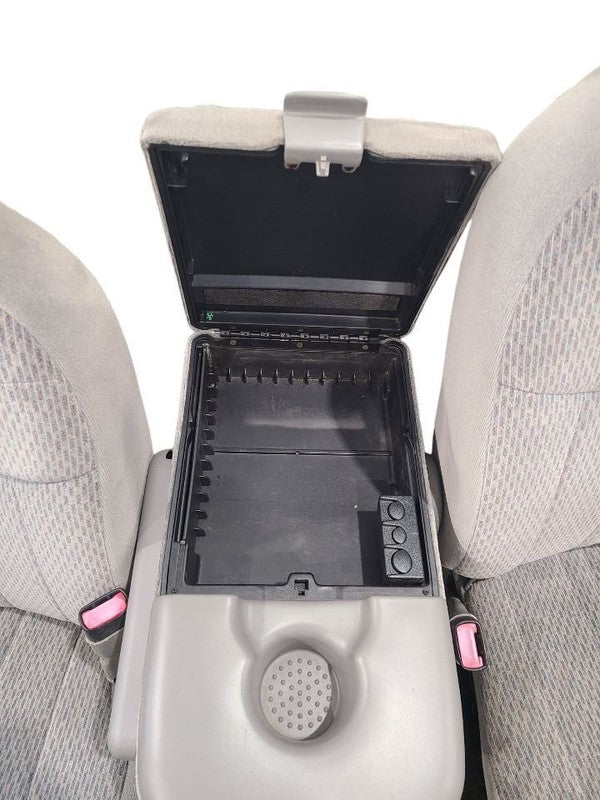 F250      1998 Front Seat 666808
