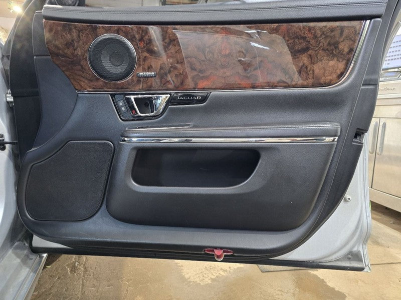 Passenger Right Front Door Fits 14-19 XJ 640307