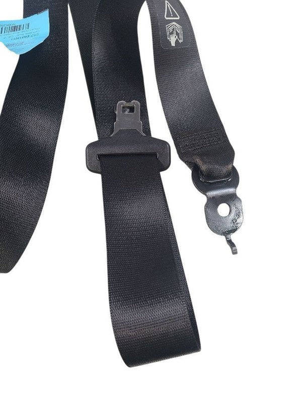 550I      2011 Seat Belt Rear 635639