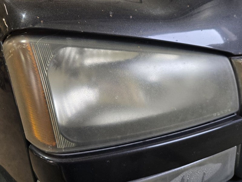 Passenger Headlight Classic Style Fits 05-07 SILVERADO 1500 PICKUP 646