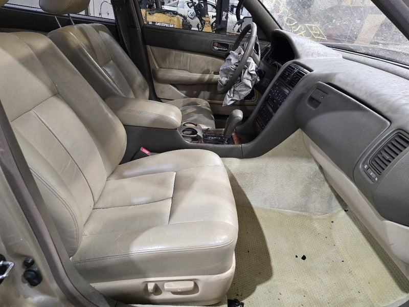 LS400     1992 Seat Belt Front 630266