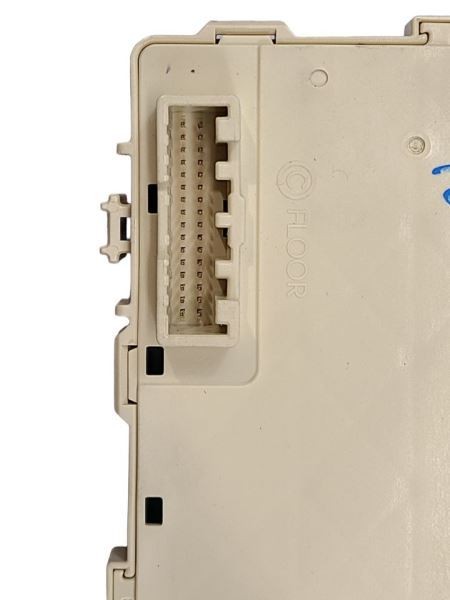 TUCSON    2022 Fuse Box Cabin 581105