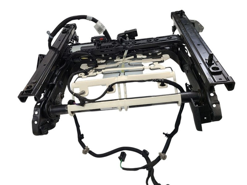 XT4       2019 Front Seat Track 629300