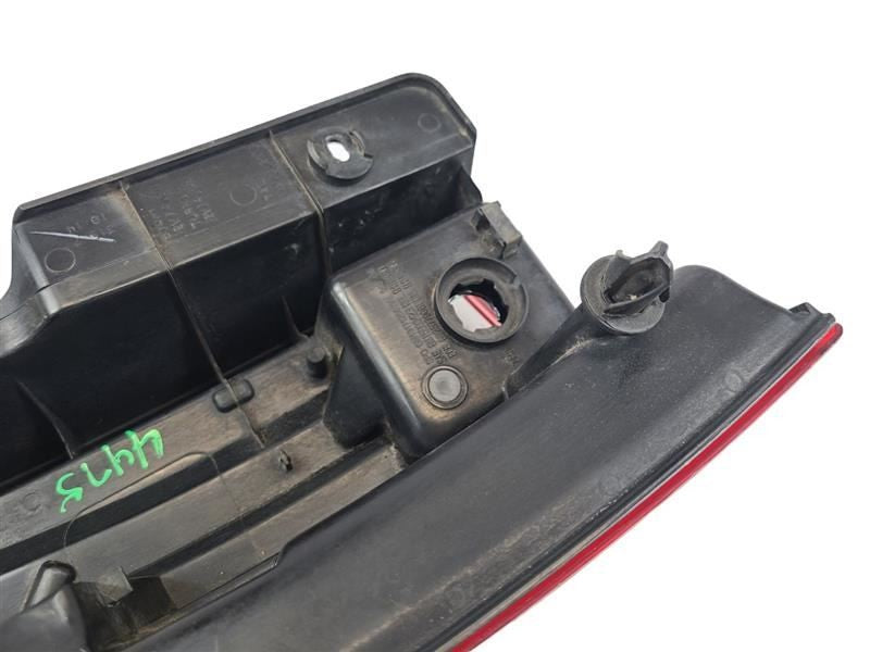 Passenger Tail Light Without Premium Collection Fits 07-14 ESCALADE 56