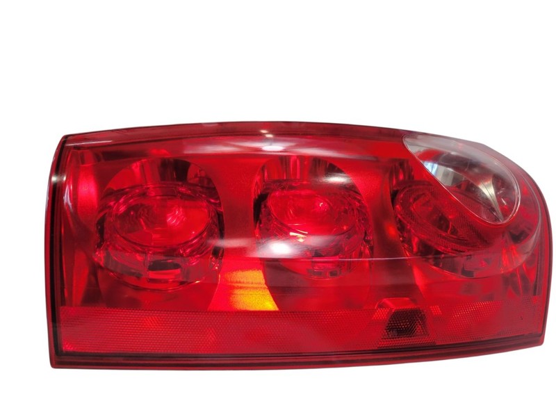 Driver Tail Light Excluding Denali Fits 07-11 YUKON 670120