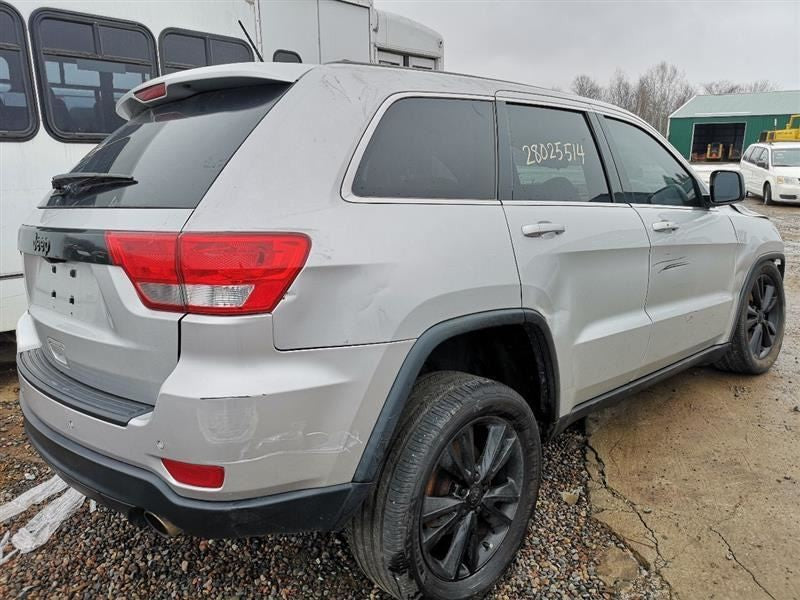 Passenger Headlight Halogen Laredo Fits 11-13 GRAND CHEROKEE 237945