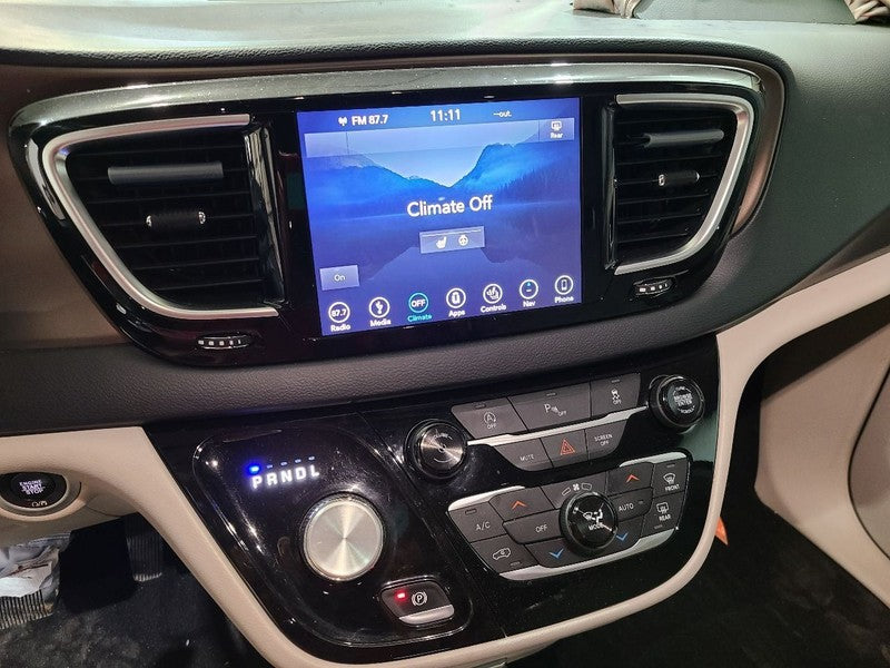 PACIFICA  2018 Glove Box 676797