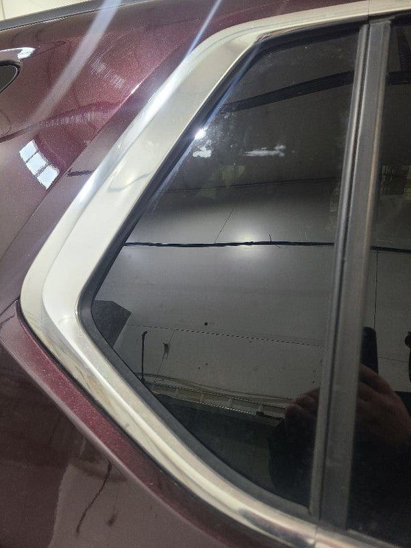 Passenger Rear Door Vent Glass Classic Style Fits 18-24 TRAVERSE 65907