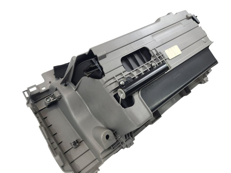PILOT     2016 Glove Box 608371