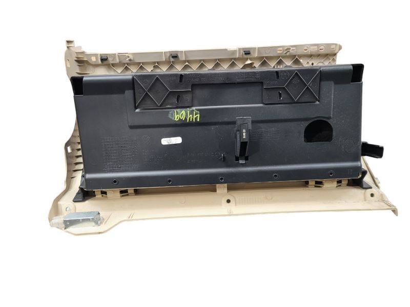JETTA     2014 Glove Box 569108