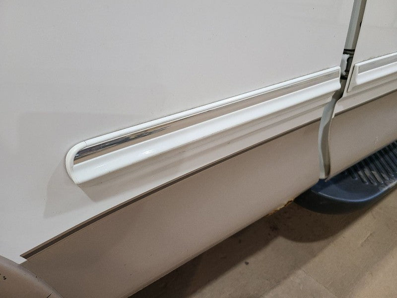 F150      1998 Quarter Moulding 663129