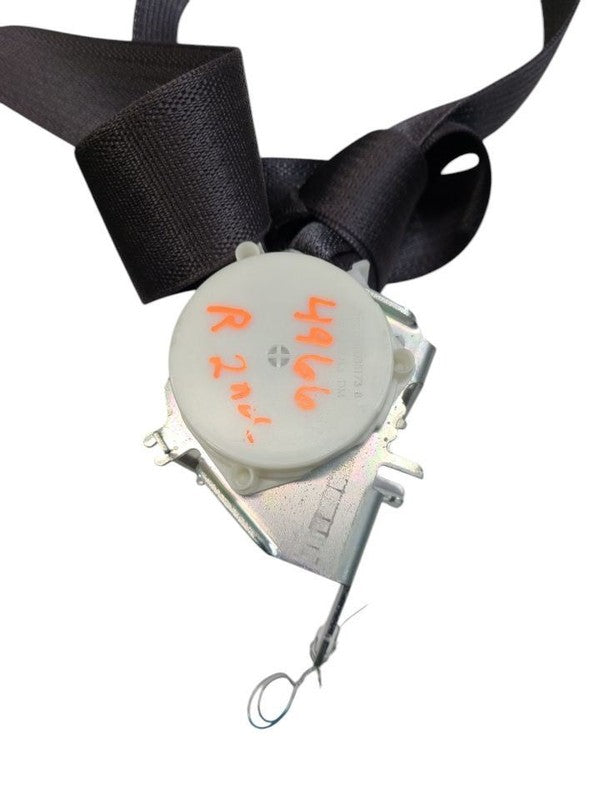 SUBURBN15 2015 Seat Belt Rear 620896