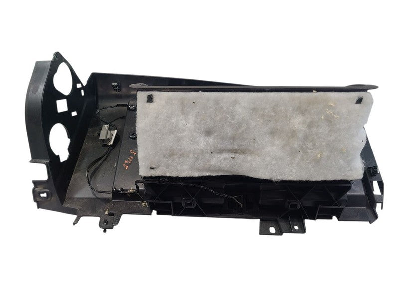 200       2012 Glove Box 663220