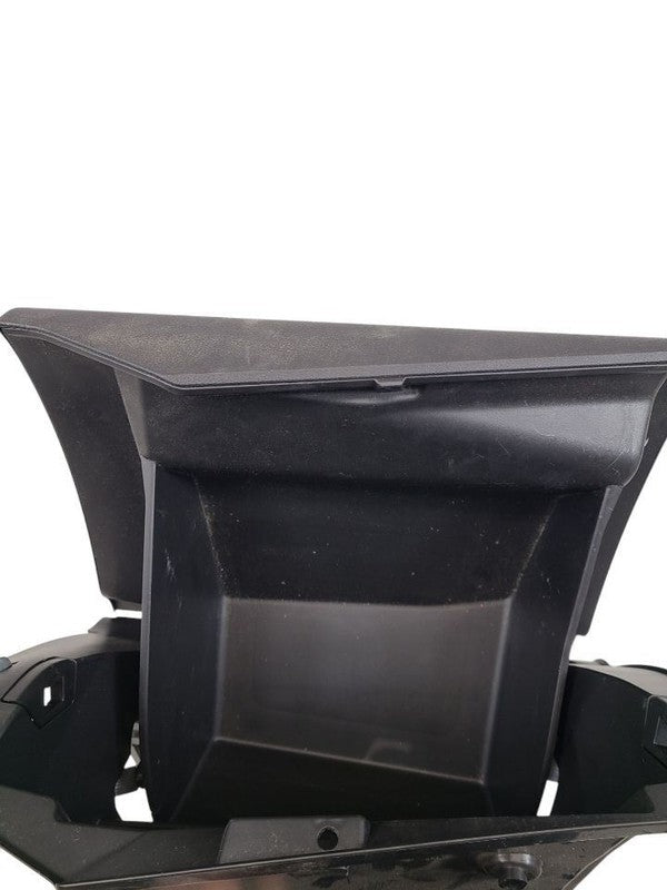 ESCAPE    2018 Glove Box 617447