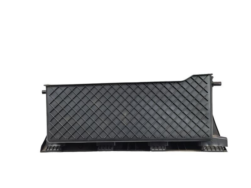 RAM3500   2016 Glove Box 587793