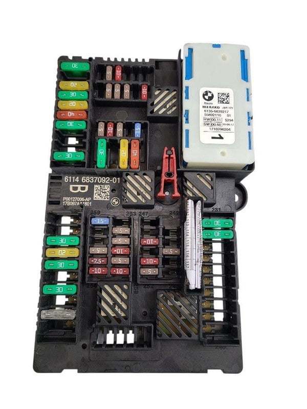 Fuse Box Engine Trunk Mounted Without Passive Entry Fits 17-20 BMW 530