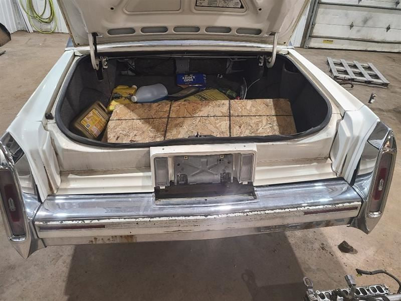 REAR BROUGHAM  1992 Driver's Side Retractor Seat Belt Front 571618