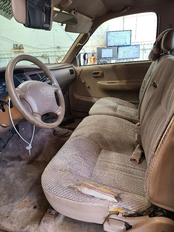 T100      1996 Headliner 676236