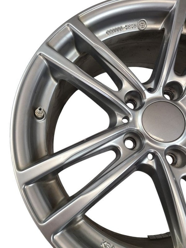 328I      2012 Wheel 603988