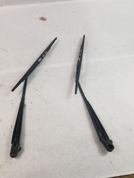 WRANGLER  2000 Wiper Arm               530205