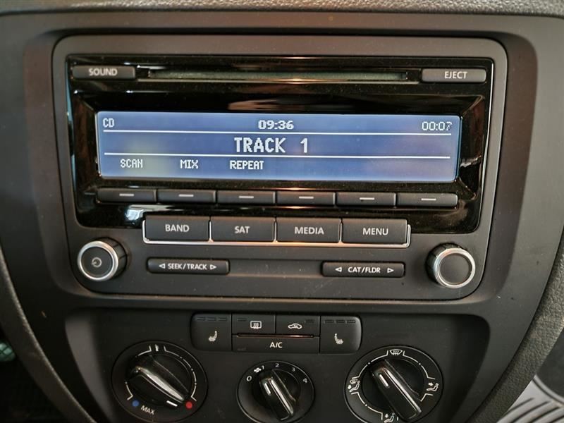 Driver Left Headlight Sedan Halogen Fits 11-16 JETTA 539069