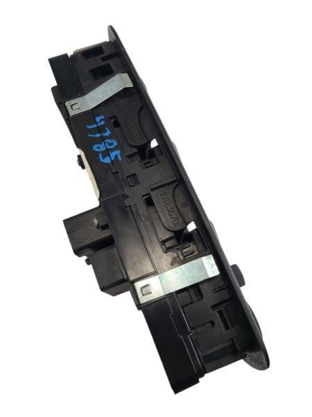RAM1500   2016 Front Door Switch 601588
