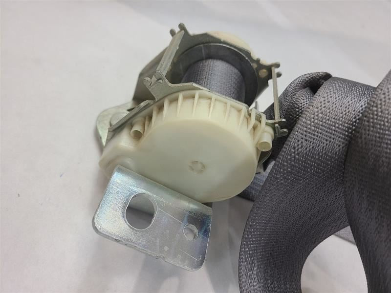 REAR CARAVAN   2010 Center Retractor Seat Belt Rear 562344