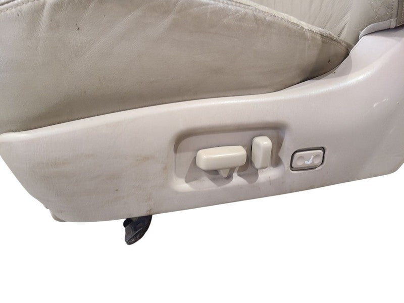 LX470     1999 Front Seat 674378