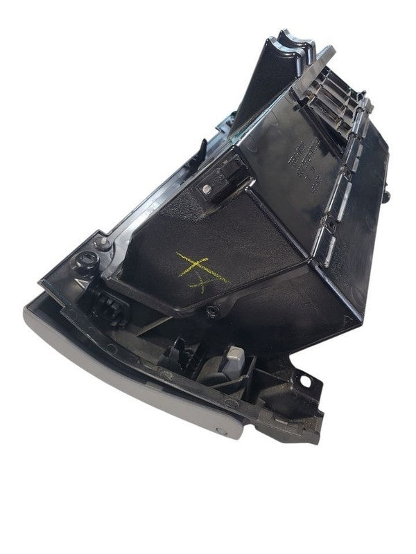 TUNDRA    2010 Glove Box 672625
