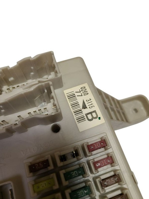 GX470     2004 Fuse Box Cabin 627532