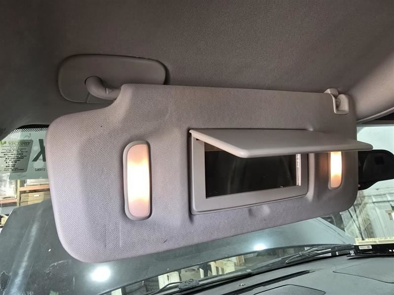 Driver Left Sun Visor Illuminated Fits 07-14 ESCALADE 602777